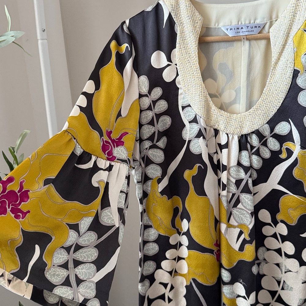 Trina Turk Bonita Silk Dress with Bell Sleeves & Sequin Neckline – Size 4 - Picture 4 of 13